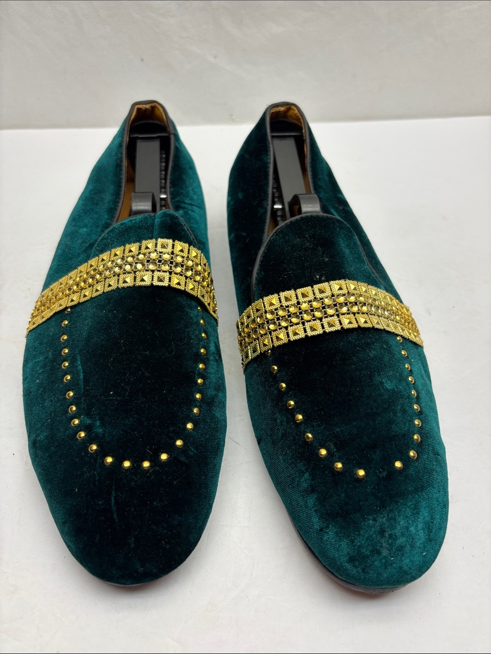 Glitterati Men's Emerald  Velvet Loafers with Gold Stud Detail, SZ 44, box 67